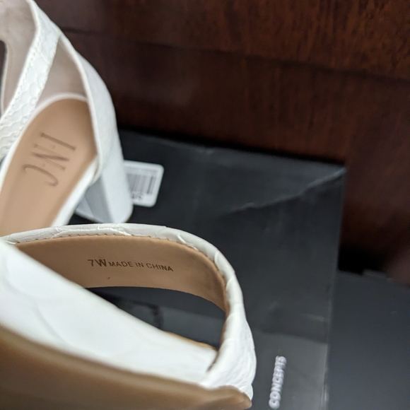INC block heel sandals 7W - Picture 5 of 7